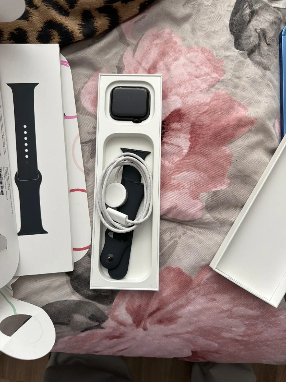 Apple iPad 128GB Cellular + Apple Watch SE 44mm Cellular Bundle – $700 OBO